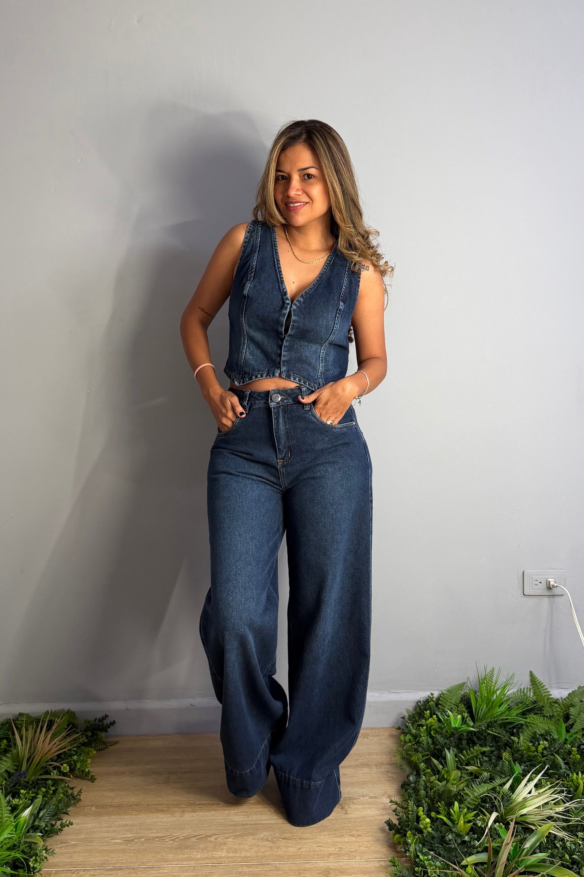 JN576 Carlot Dark Osc